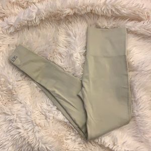 Set active leggings - oat milk - xs - never worn